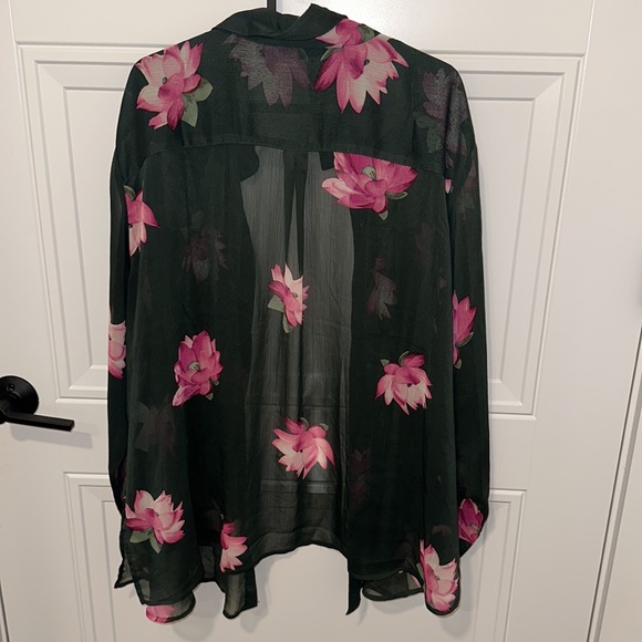 G by Giuliana Printed Ruffle Pocket Button Up - Picture 6 of 6